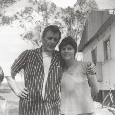 Pat and Richard Larter, Luddenham, 1970s Pat and Richard Larter, Luddenham, 1970s