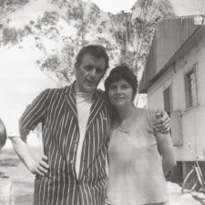 Pat and Richard Larter, Luddenham, 1970s Pat and Richard Larter, Luddenham, 1970s