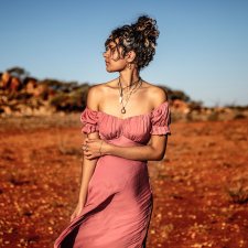 Nikki – Yurrkan Mantangka Ngargnyi – coll 1 (Nikki – young woman on Country), 2022 Martine Perret Nikki – Yurrkan Mantangka Ngargnyi – coll 1 (Nikki – young woman on Country), 2022 Martine Perret