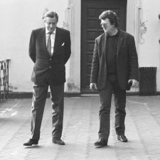 Hans Heinrich Thyssen-Bornemisza and David R. L. Litchfield at Villa Favorita, Lugano, Switzerland, 1989 © Nicola Graydo Hans Heinrich Thyssen-Bornemisza and David R. L. Litchfield at Villa Favorita, Lugano, Switzerland, 1989 © Nicola Graydo