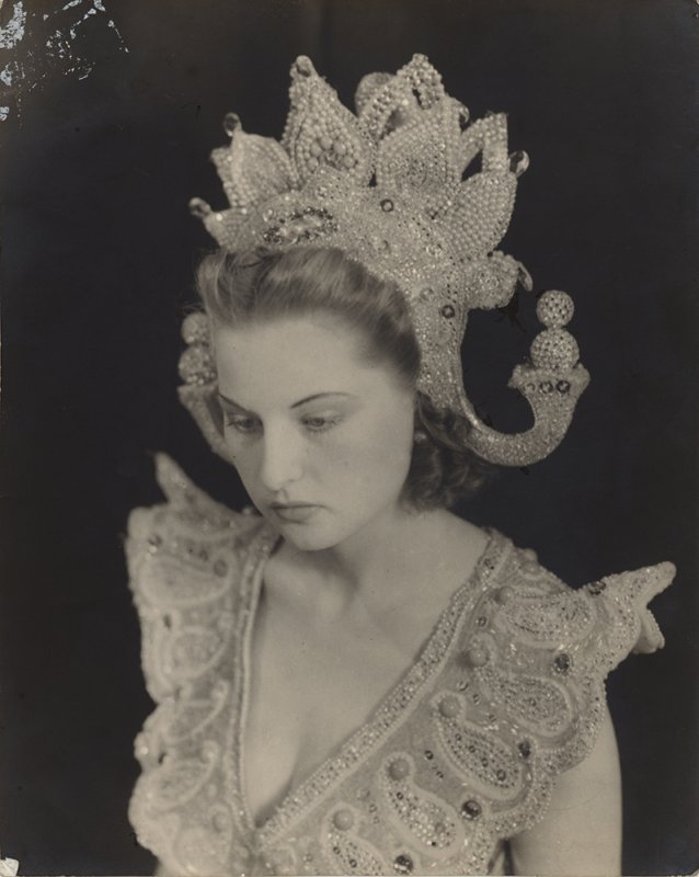 Esm&eacute; Levante (magician Les Levante's daughter) &ldquo;How&rsquo;s Tricks&rdquo;, 1940