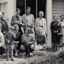 Trumble and Borthwick families (Mum front right, Angus smallest), ca. 1968 Trumble and Borthwick families (Mum front right, Angus smallest), ca. 1968