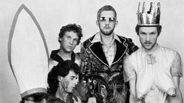 Skyhooks (Red Symons, Bob Starkie, Shirley Strachan, Greg Macainsh, Freddie Strauks) in Parker’s studio, Fitzroy, 1975 David Parker Skyhooks (Red Symons, Bob Starkie, Shirley Strachan, Greg Macainsh, Freddie Strauks) in Parker’s studio, Fitzroy, 1975 David Parker