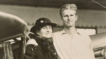 Jimmy Melrose and his mother Hilda Westley Jimmy Melrose and his mother Hilda Westley