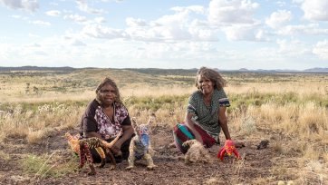 Yanyangkari Roma Butler and Yangi Yangi Fox from Irrunyju (Wingellina), Western Australia, 2017 Rhett Hammerton Yanyangkari Roma Butler and Yangi Yangi Fox from Irrunyju (Wingellina), Western Australia, 2017 Rhett Hammerton
