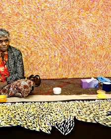 Gloria Petyarre by R. Ian Lloyd Gloria Petyarre by R. Ian Lloyd