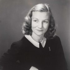Hélène Kirsova Hélène Kirsova